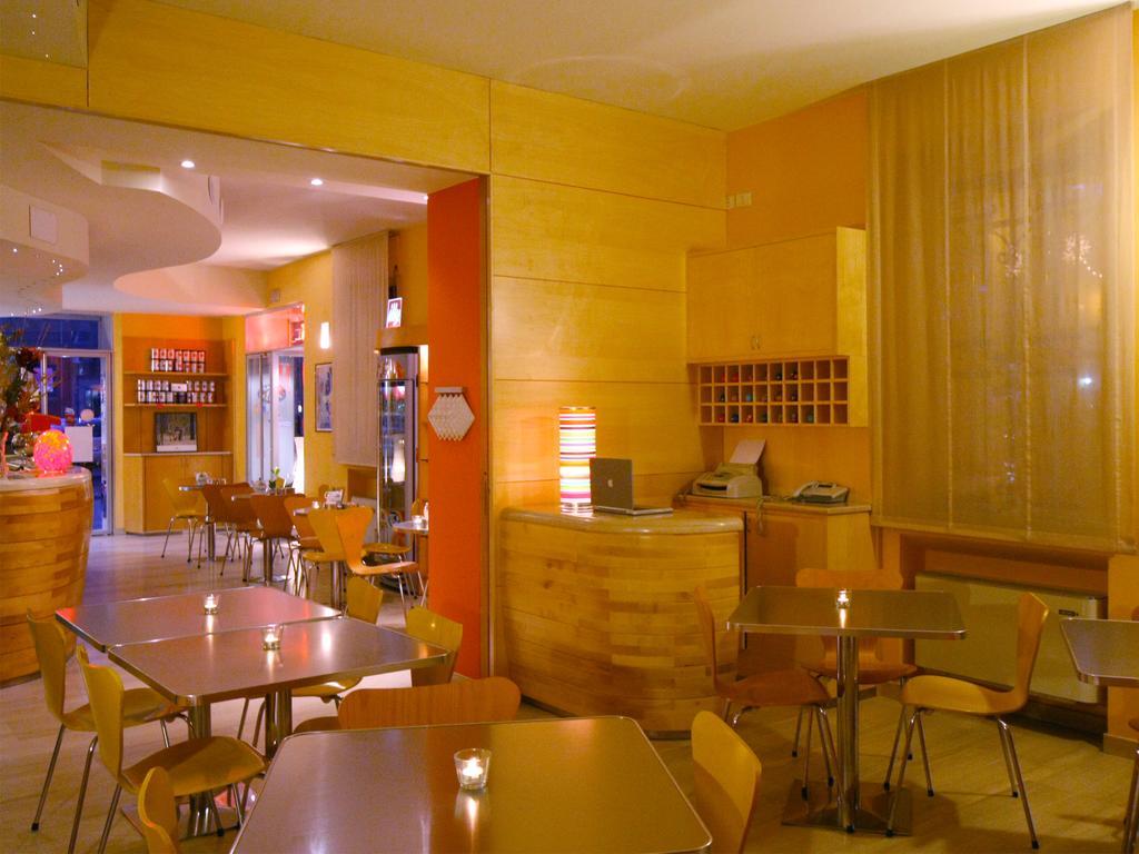 Albergo Ristorante Corsini 파불로넬프리그나노 외부 사진
