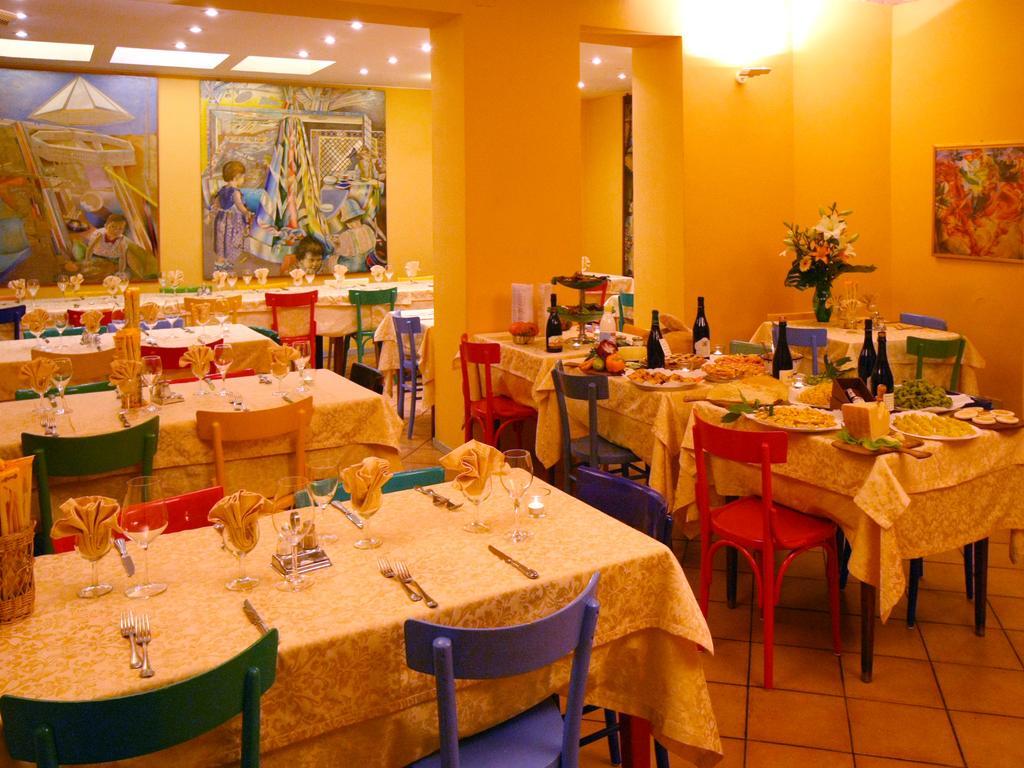 Albergo Ristorante Corsini 파불로넬프리그나노 외부 사진